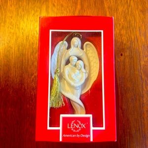 Beautiful Lenox ornament, couple with child,new in box
